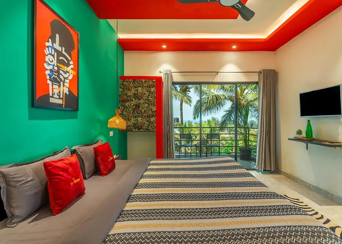 Whoopers Boutique Hotel Morjim