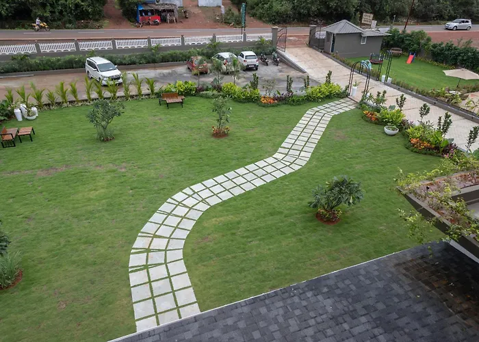 Stone Wood Hotel Amboli